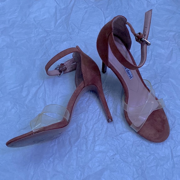 High heels - Picture 3 of 5